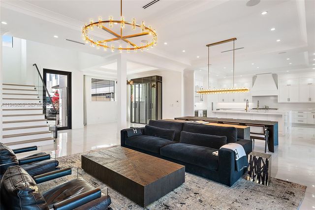 9 Bamboo Ln, Jupiter, FL 33458