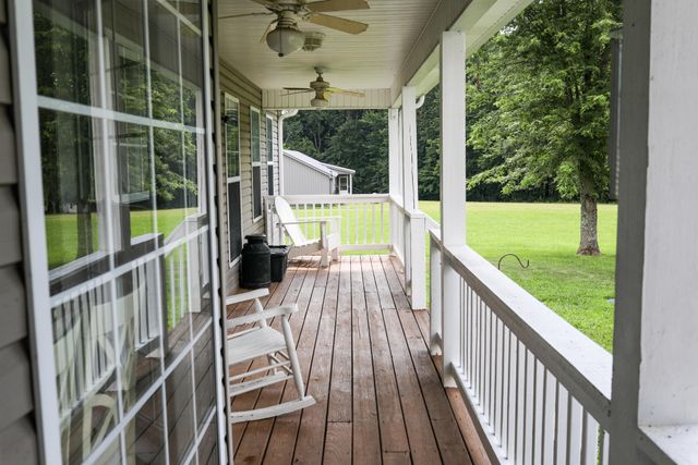 280 Switchboard RD, Portland, TN 37148