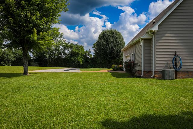 280 Switchboard RD, Portland, TN 37148