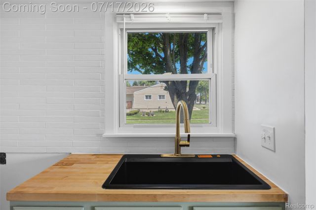 972 Arlene Avenue, Pontiac, MI 48340