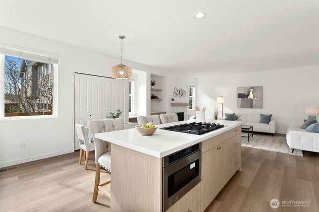 24023 SE 10th Street, Sammamish, WA 98075