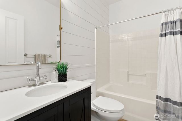 24023 SE 10th Street, Sammamish, WA 98075