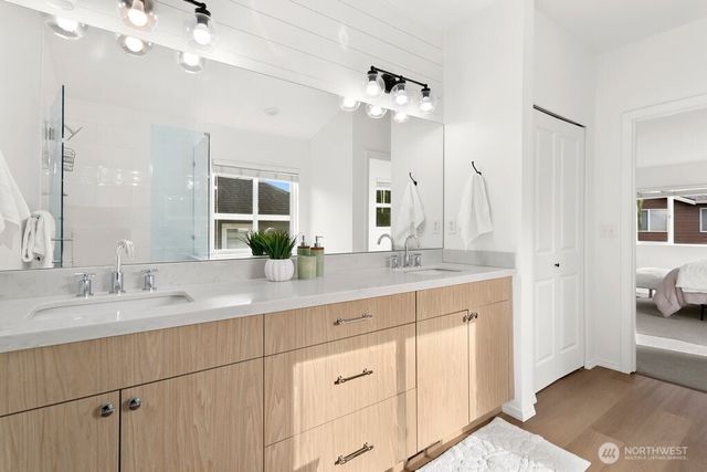 24023 SE 10th Street, Sammamish, WA 98075