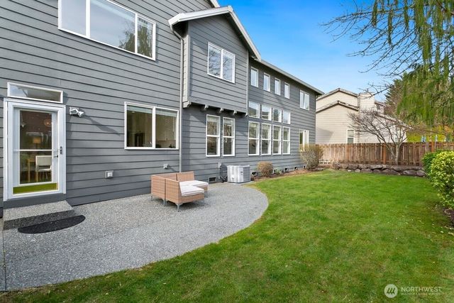 24023 SE 10th Street, Sammamish, WA 98075