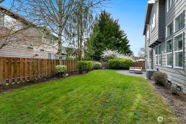 24023 SE 10th Street, Sammamish, WA 98075