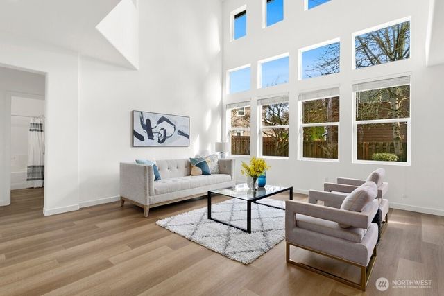 24023 SE 10th Street, Sammamish, WA 98075