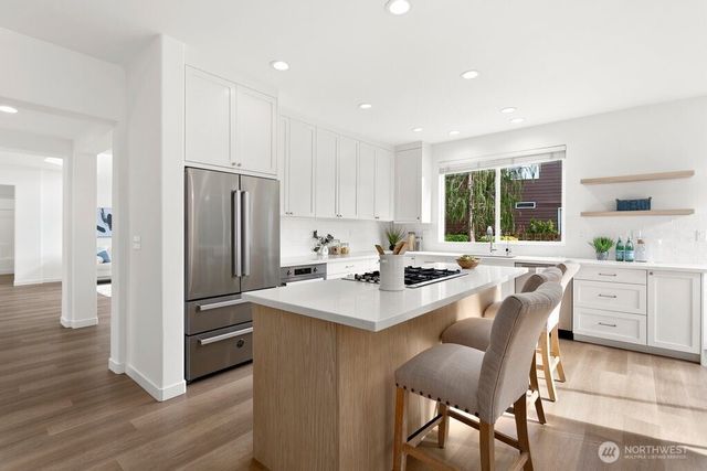 24023 SE 10th Street, Sammamish, WA 98075