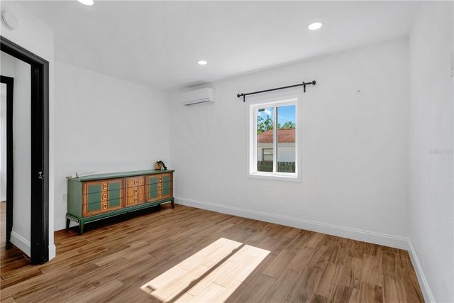 4400 44TH AVENUE N, St Petersburg, FL 33714