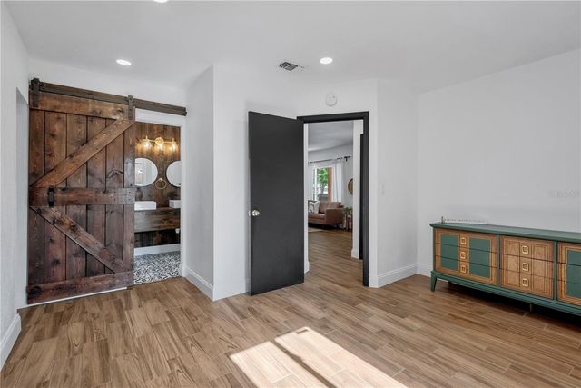 4400 44TH AVENUE N, St Petersburg, FL 33714