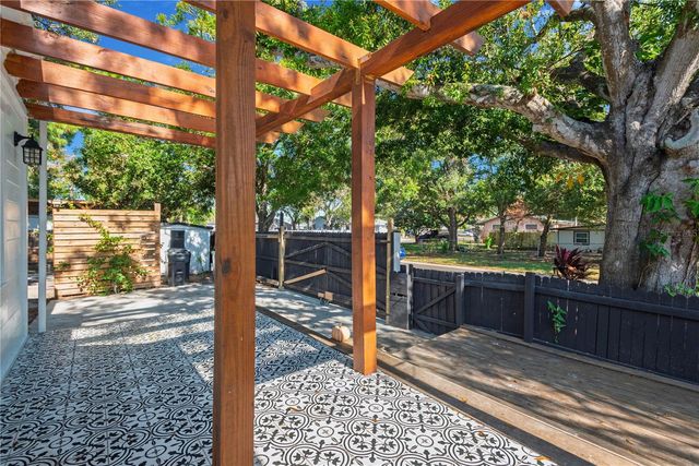 4400 44TH AVENUE N, St Petersburg, FL 33714