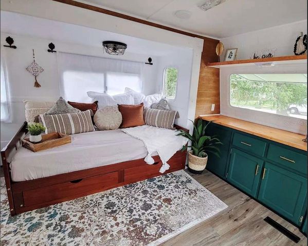 4400 44TH AVENUE N, St Petersburg, FL 33714