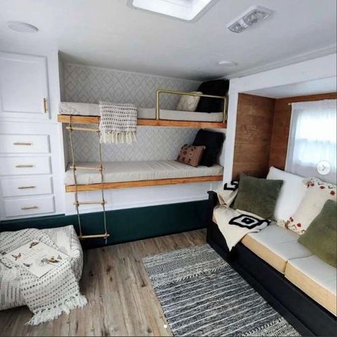 4400 44TH AVENUE N, St Petersburg, FL 33714