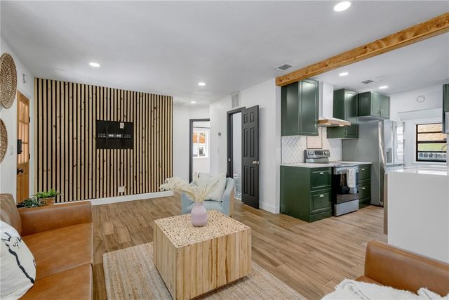 4400 44TH AVENUE N, St Petersburg, FL 33714