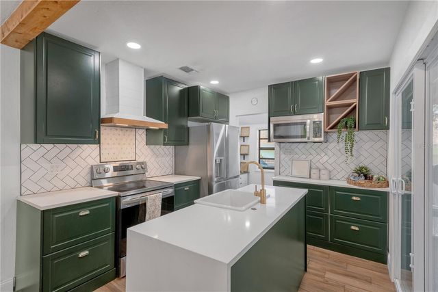 4400 44TH AVENUE N, St Petersburg, FL 33714