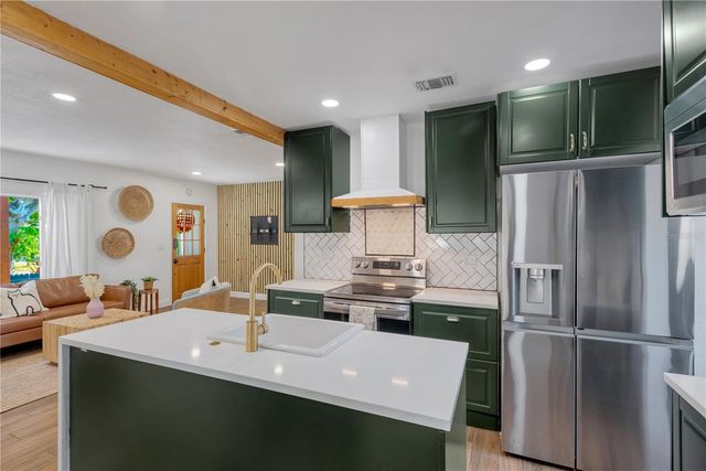 4400 44TH AVENUE N, St Petersburg, FL 33714