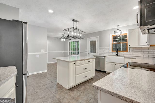 125 Flint Hill Drive, Oxford, GA 30054