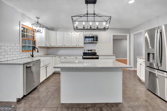 125 Flint Hill Drive, Oxford, GA 30054