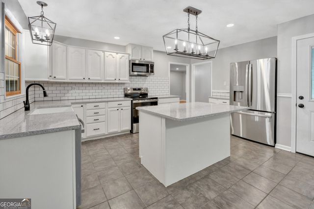 125 Flint Hill Drive, Oxford, GA 30054