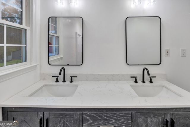 125 Flint Hill Drive, Oxford, GA 30054