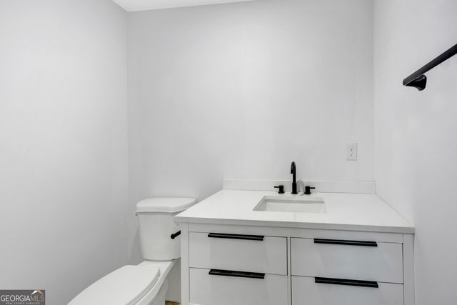 125 Flint Hill Drive, Oxford, GA 30054