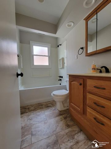 12960 Birrell Street, Southgate, MI 48195