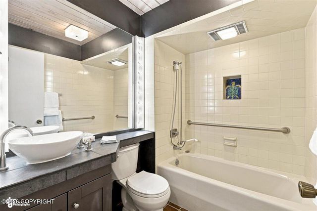1801 W 13th Avenue, Anchorage, AK 99501