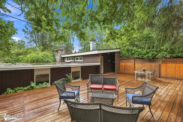 1801 W 13th Avenue, Anchorage, AK 99501