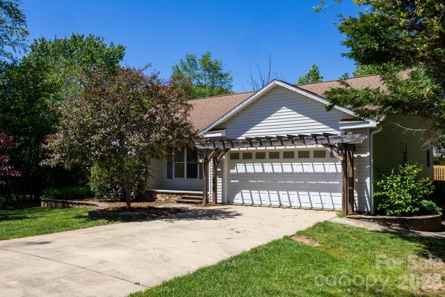 55 Eden Glen Road, Black Mountain, NC 28711