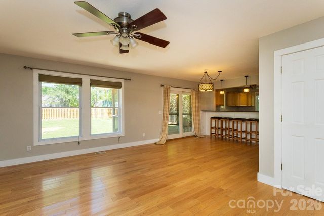 55 Eden Glen Road, Black Mountain, NC 28711