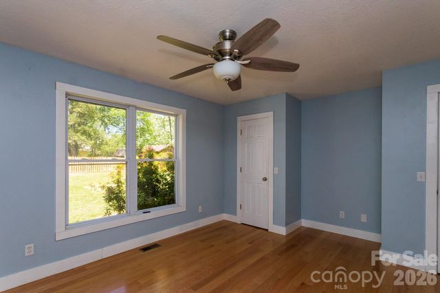 55 Eden Glen Road, Black Mountain, NC 28711