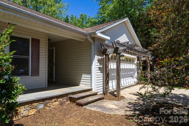 55 Eden Glen Road, Black Mountain, NC 28711