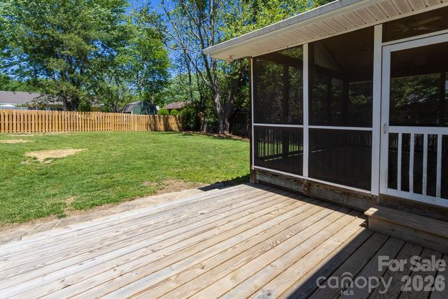 55 Eden Glen Road, Black Mountain, NC 28711