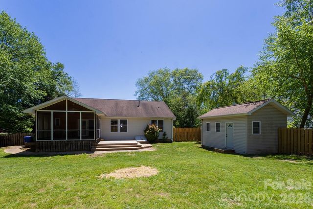 55 Eden Glen Road, Black Mountain, NC 28711