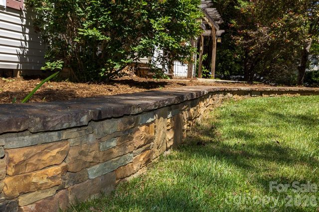 55 Eden Glen Road, Black Mountain, NC 28711
