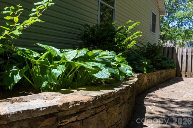 55 Eden Glen Road, Black Mountain, NC 28711