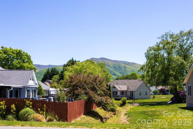 55 Eden Glen Road, Black Mountain, NC 28711