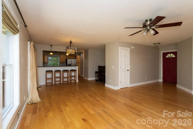 55 Eden Glen Road, Black Mountain, NC 28711