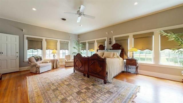 5975 Calder Avenue, Beaumont, TX 77706