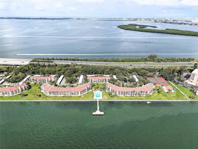 7510 SUNSHINE SKYWAY LANE S T13, St Petersburg, FL 33711
