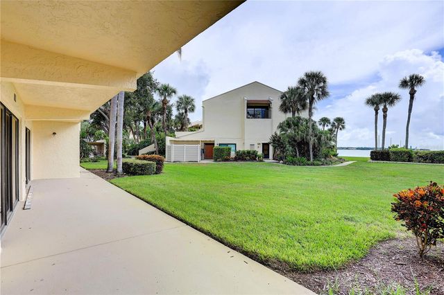 7510 SUNSHINE SKYWAY LANE S T13, St Petersburg, FL 33711
