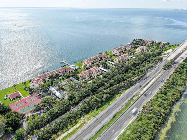 7510 SUNSHINE SKYWAY LANE S T13, St Petersburg, FL 33711