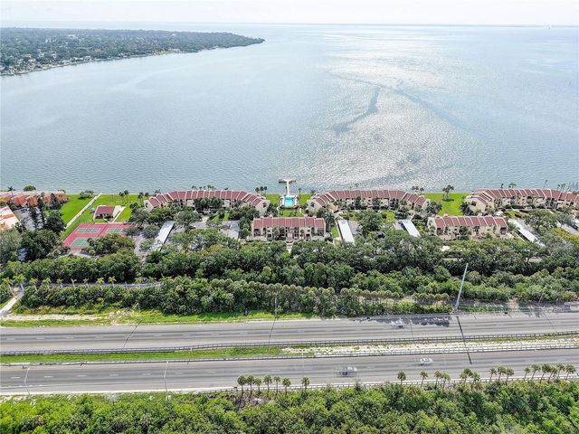 7510 SUNSHINE SKYWAY LANE S T13, St Petersburg, FL 33711
