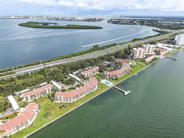 7510 SUNSHINE SKYWAY LANE S T13, St Petersburg, FL 33711
