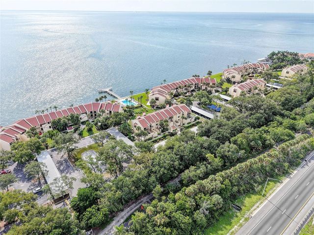 7510 SUNSHINE SKYWAY LANE S T13, St Petersburg, FL 33711