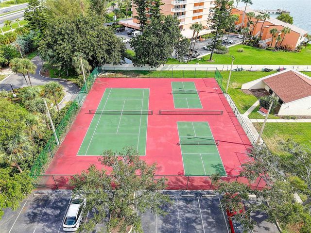7510 SUNSHINE SKYWAY LANE S T13, St Petersburg, FL 33711