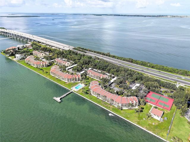 7510 SUNSHINE SKYWAY LANE S T13, St Petersburg, FL 33711