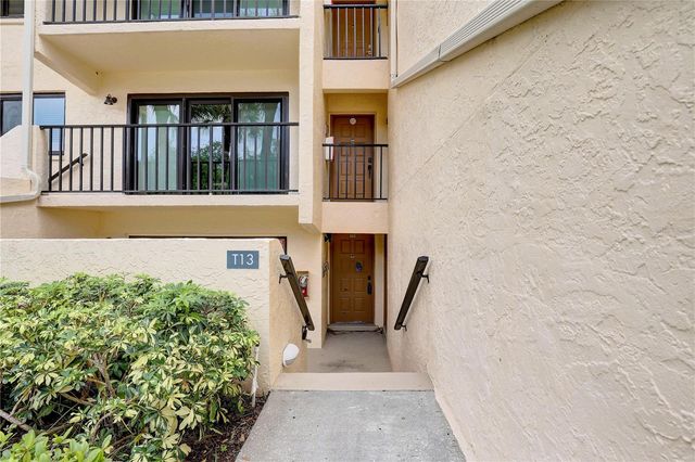 7510 SUNSHINE SKYWAY LANE S T13, St Petersburg, FL 33711
