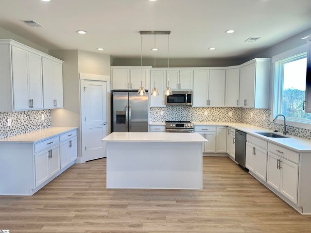 514 Hillview Knoll Lane, Greer, SC 29651