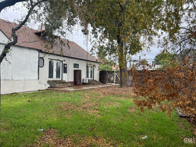 2820 Alta Vista Drive, Bakersfield, CA 93305