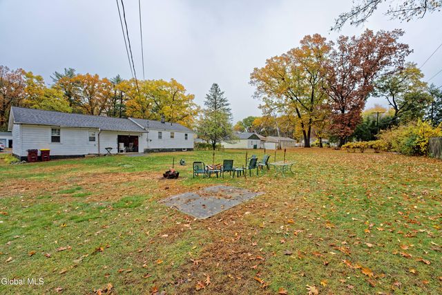 6 North Road, Moreau, NY 12803